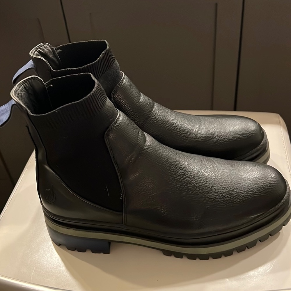 Women’s Nautica Lug Boots Size 10